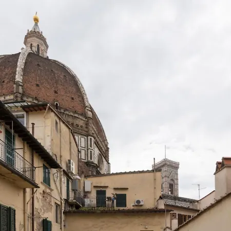 Close To Duomo Apartman *